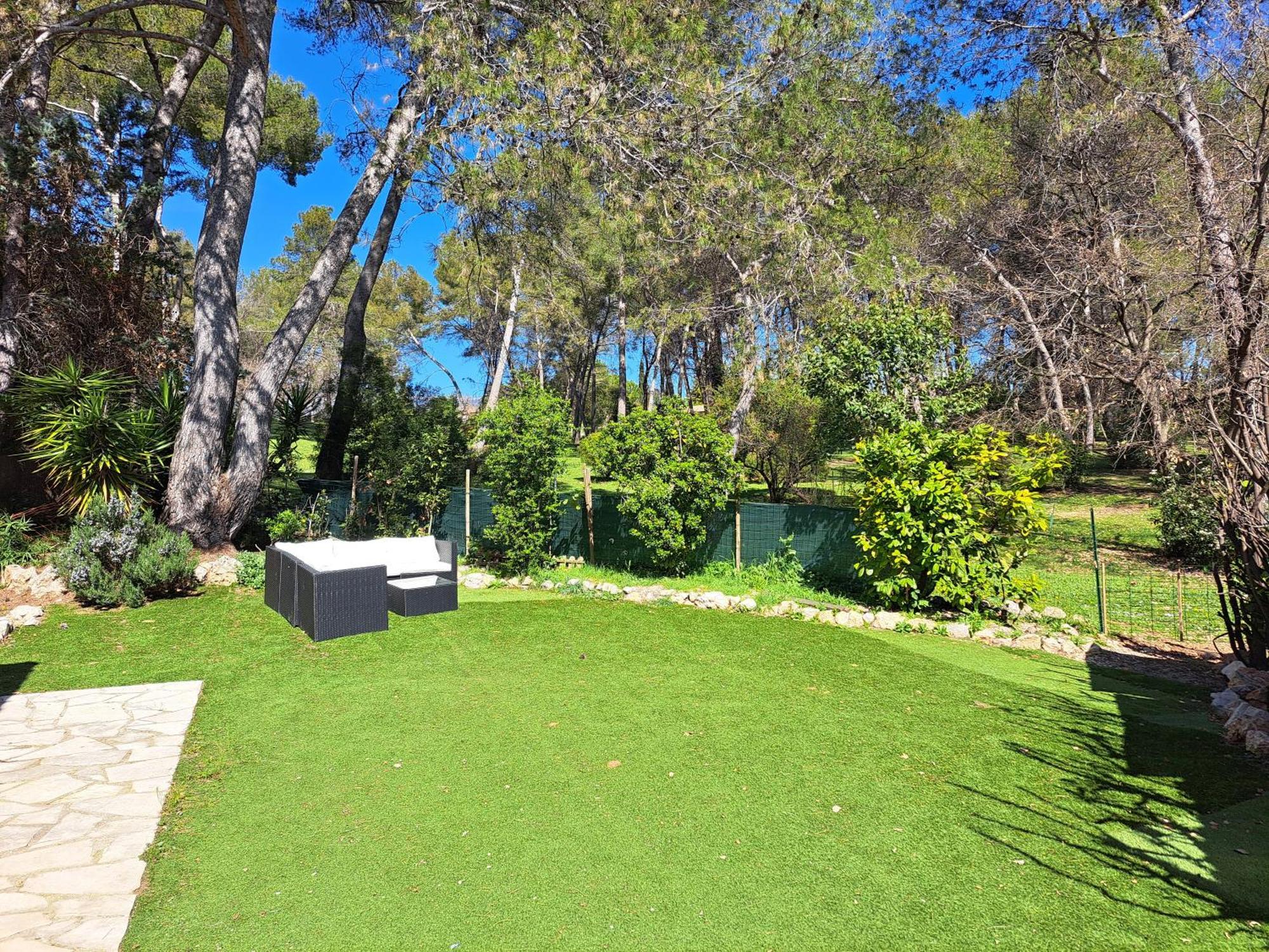 Maisonnette Au Milieu Des Pins Mougins Exterior photo