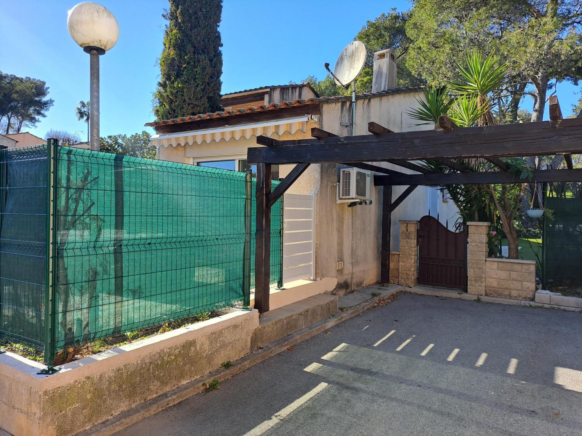 Maisonnette Au Milieu Des Pins Mougins Exterior photo
